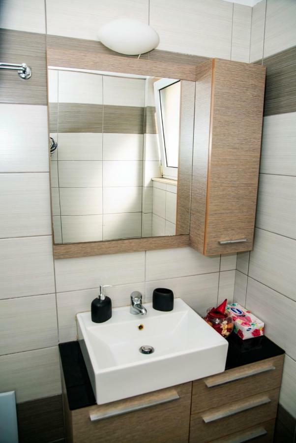 Catherine'S Comfort Apartment No2 Lavrio Exterior photo